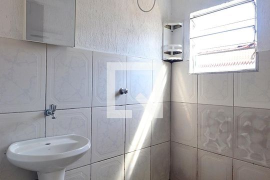 Banheiro de casa para alugar com 1 quarto, 60m² em Vila Palmares, São Caetano do Sul