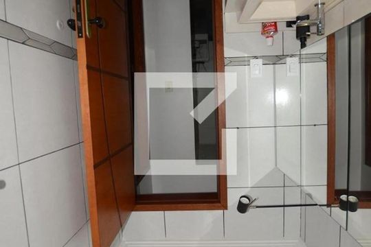 Banheiro de apartamento para alugar com 2 quartos, 65m² em Campinho, Rio de Janeiro