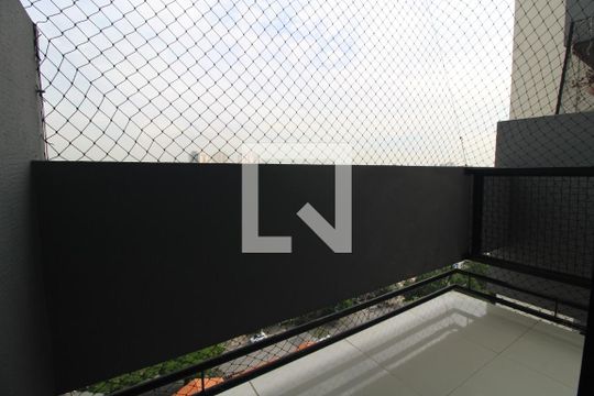 Sacada de apartamento para alugar com 3 quartos, 75m² em Jardim Luanda, São Paulo