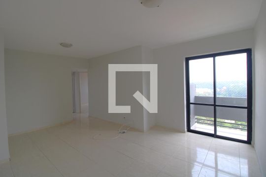 Apartamento para alugar com 3 quartos, 75m² em Jardim Luanda, São Paulo