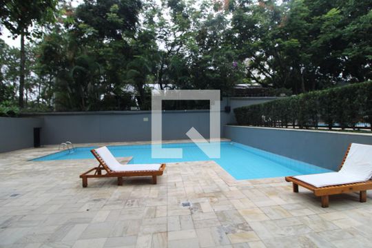 Piscina de apartamento para alugar com 3 quartos, 75m² em Jardim Luanda, São Paulo