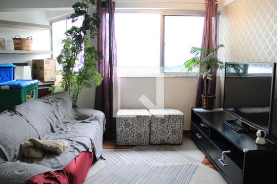 Sala de Estar de apartamento à venda com 2 quartos, 130m² em Jardim Olympia, São Paulo