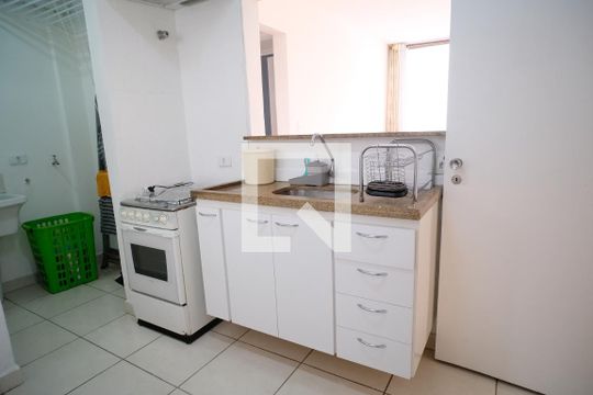 Cozinha de apartamento à venda com 2 quartos, 79m² em Pinheiros, São Paulo