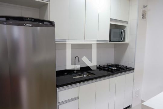 Cozinha de apartamento para alugar com 1 quarto, 37m² em Presidente Altino, Osasco