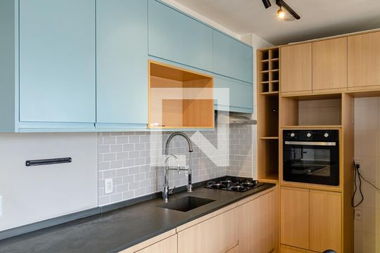Cozinha de apartamento à venda com 1 quarto, 35m² em Vila Paulista, São Paulo