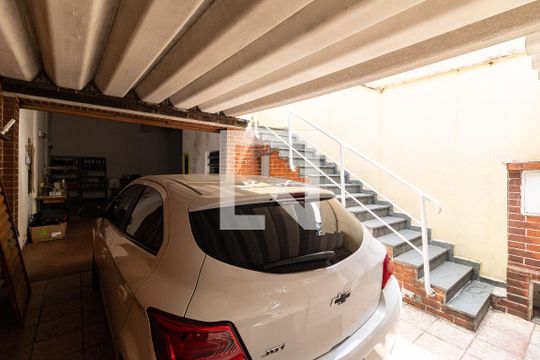 Garagem  de casa à venda com 4 quartos, 167m² em Vila Arapuã, São Paulo