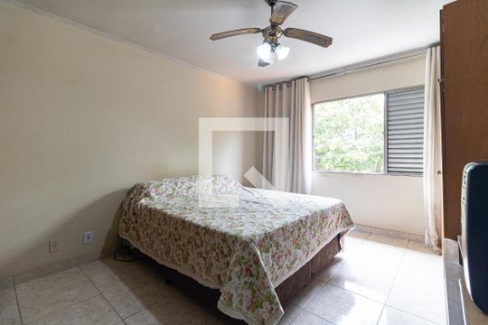 Suíte  de casa à venda com 4 quartos, 167m² em Vila Arapuã, São Paulo