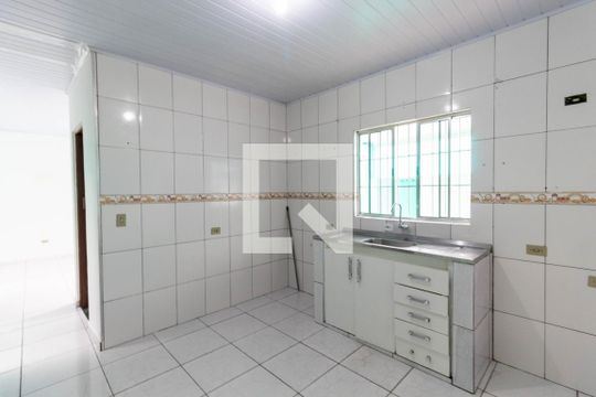Cozinha de casa para alugar com 2 quartos, 60m² em Parque Boturussu, São Paulo