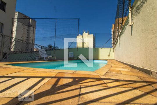 Piscina de apartamento à venda com 2 quartos, 75m² em Centro, Barueri