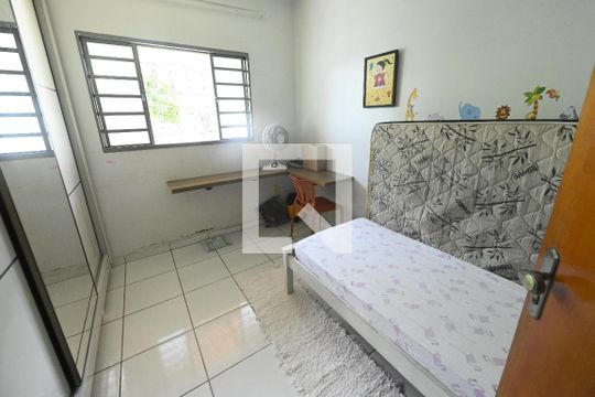 Quarto de casa à venda com 3 quartos, 70m² em Residencial Eli Forte Extensao, Goiânia