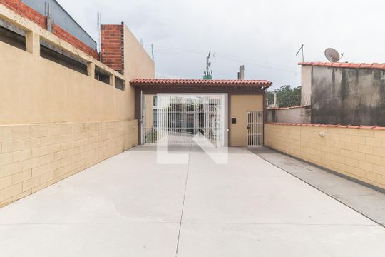 Entrada de apartamento para alugar com 2 quartos, 54m² em Vila Perracini, Poá