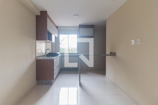 Sala/Cozinha de apartamento para alugar com 2 quartos, 54m² em Vila Perracini, Poá
