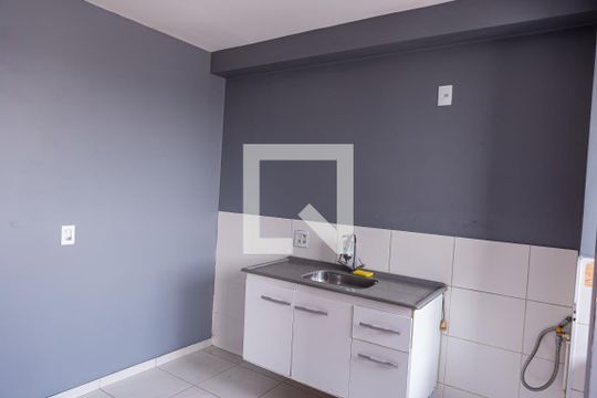 Cozinha de apartamento para alugar com 2 quartos, 42m² em Vila Nhocune, São Paulo