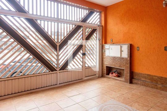 Garagem de casa à venda com 3 quartos, 180m² em Piraporinha, Diadema