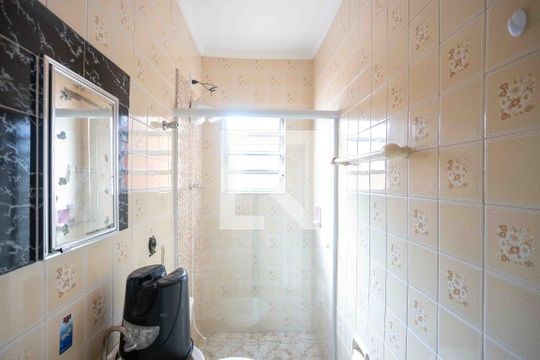 Banheiro da Suíte de casa à venda com 3 quartos, 180m² em Piraporinha, Diadema