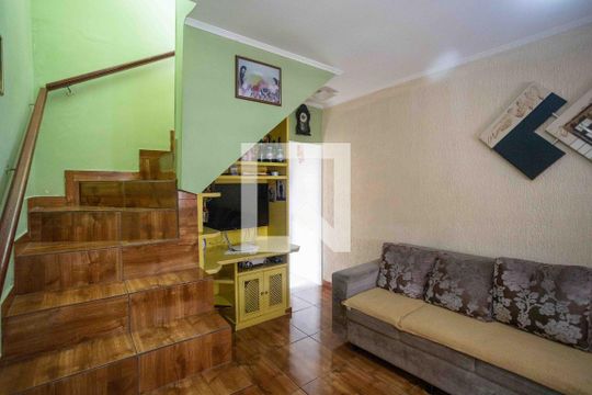 Sala de TV de casa à venda com 3 quartos, 180m² em Piraporinha, Diadema