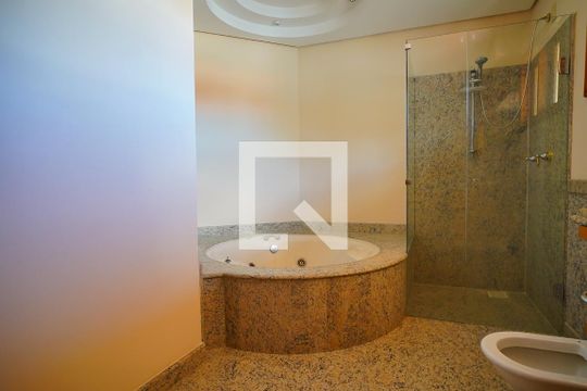 Banheiro suite de casa para alugar com 4 quartos, 315m² em Santa Monica, Florianópolis