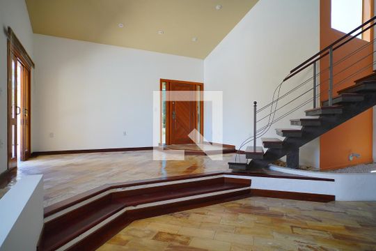Sala de casa para alugar com 4 quartos, 315m² em Santa Monica, Florianópolis