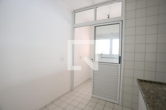 Cozinha de apartamento à venda com 3 quartos, 85m² em Parque Suzano, Suzano