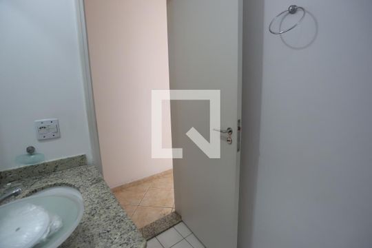 Banheiro de apartamento à venda com 3 quartos, 85m² em Parque Suzano, Suzano