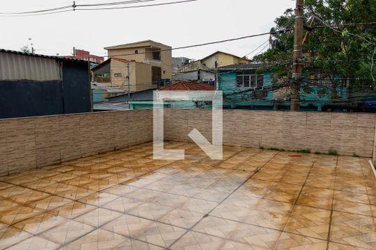 Sacada de casa à venda com 5 quartos, 220m² em Km 18, Osasco