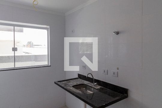 Sala e Cozinha Integrada  de apartamento para alugar com 2 quartos, 37m² em Cidade Líder, São Paulo