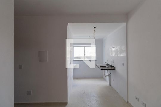 Sala e Cozinha Integrada  de apartamento para alugar com 2 quartos, 37m² em Cidade Líder, São Paulo