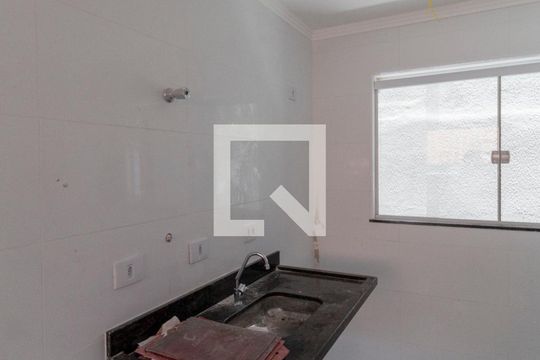 Sala e Cozinha Integrada  de apartamento para alugar com 2 quartos, 36m² em Cidade Líder, São Paulo
