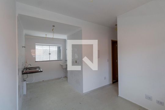 Sala e Cozinha Integrada  de apartamento para alugar com 2 quartos, 36m² em Cidade Líder, São Paulo