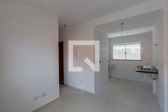 Sala e Cozinha Integrada  de apartamento para alugar com 2 quartos, 36m² em Cidade Líder, São Paulo