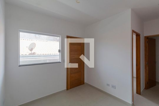 Sala e Cozinha Integrada  de apartamento para alugar com 2 quartos, 36m² em Cidade Líder, São Paulo
