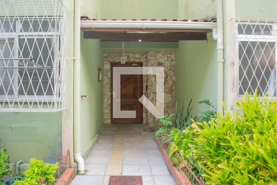 Entrada do bloco de apartamento à venda com 2 quartos, 75m² em Vila Nova, Porto Alegre