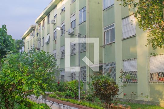 Fachada de apartamento à venda com 2 quartos, 75m² em Vila Nova, Porto Alegre