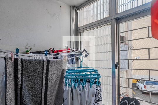 Área de Serviço de apartamento para alugar com 2 quartos, 60m² em Santo Antônio, Porto Alegre