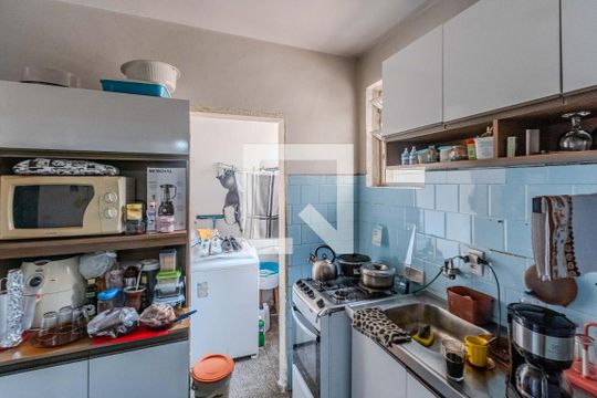 Cozinha de apartamento para alugar com 2 quartos, 60m² em Santo Antônio, Porto Alegre