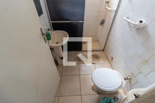 Banheiro de apartamento à venda com 1 quarto, 64m² em Centro, Campinas