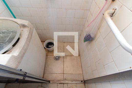 Banheiro de apartamento à venda com 1 quarto, 64m² em Centro, Campinas