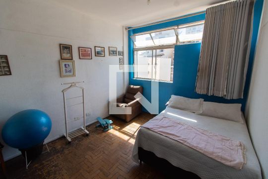 Quarto  de apartamento à venda com 1 quarto, 64m² em Centro, Campinas