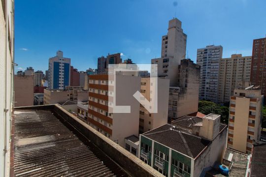 Sala Vista de apartamento à venda com 1 quarto, 64m² em Centro, Campinas