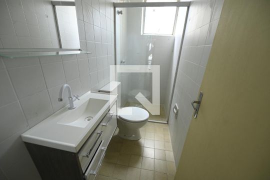 Banheiro de apartamento à venda com 1 quarto, 39m² em Serrinha, Goiânia