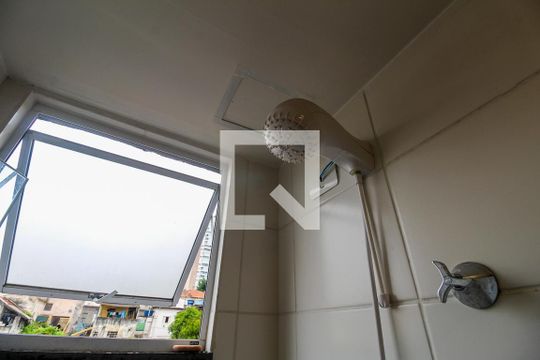 Banheiro de apartamento à venda com 2 quartos, 45m² em Vila Monumento, São Paulo