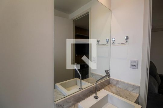 Banheiro de apartamento à venda com 2 quartos, 45m² em Vila Monumento, São Paulo