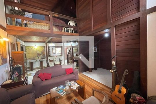 Sala de casa à venda com 4 quartos, 245m² em Jacarepaguá, Rio de Janeiro