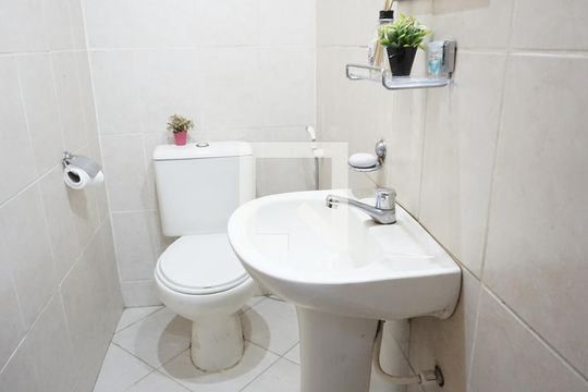 Lavabo de casa para alugar com 4 quartos, 245m² em Jacarepaguá, Rio de Janeiro