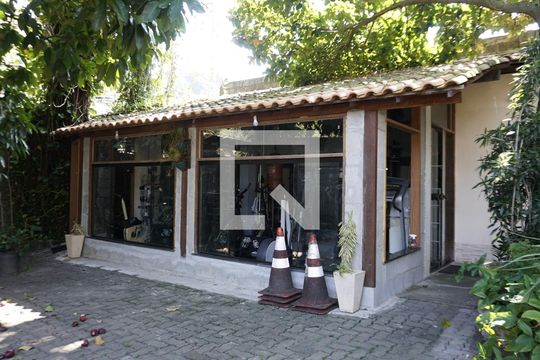 Área Externa de casa para alugar com 4 quartos, 245m² em Jacarepaguá, Rio de Janeiro