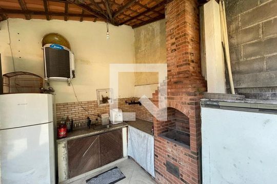 Área Externa de casa para alugar com 4 quartos, 245m² em Jacarepaguá, Rio de Janeiro
