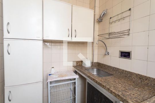 Cozinha de kitnet/studio para alugar com 1 quarto, 25m² em Centro, Rio de Janeiro
