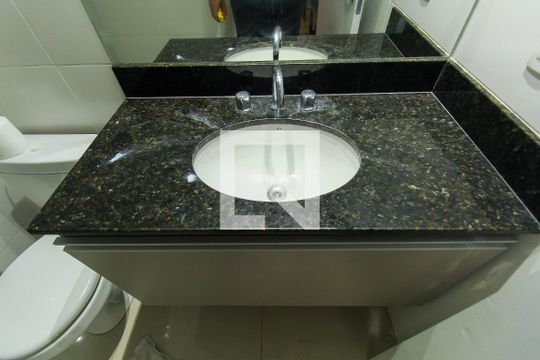 Banheiro de apartamento para alugar com 1 quarto, 42m² em Vila Regente Feijó, São Paulo
