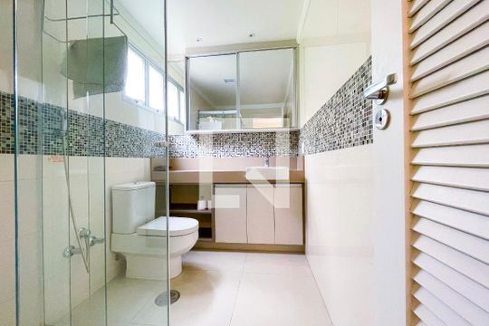 Banheiro da Suíte 1 de apartamento à venda com 2 quartos, 86m² em Jardim Paulista, São Paulo