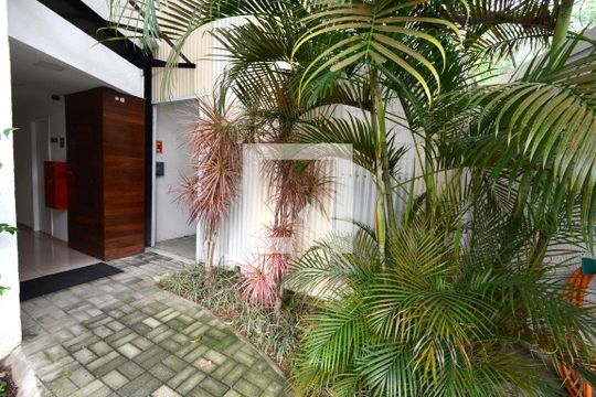 Entrada do condomínio de apartamento à venda com 2 quartos, 36m² em Vila Sofia, São Paulo